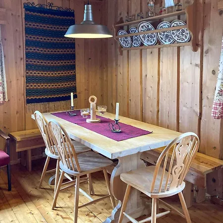 Simple Mountain Cabin Near Vinstra בית נופש *