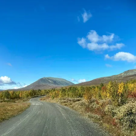 Simple Mountain Near Vinstra